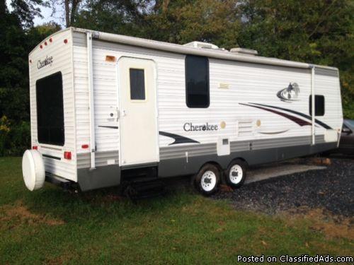 07 Forest River Cherokee like new !