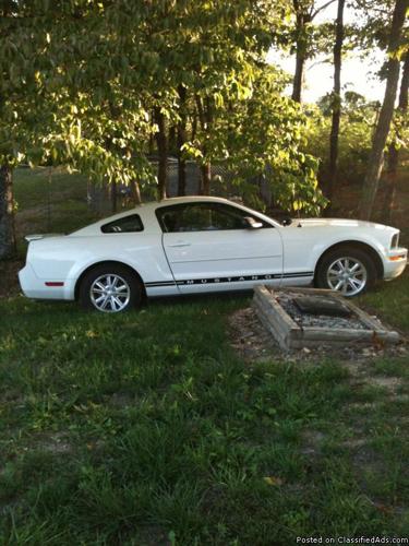 2008 ford mustang 56,000 miles v6 great condition - Price: 12,500