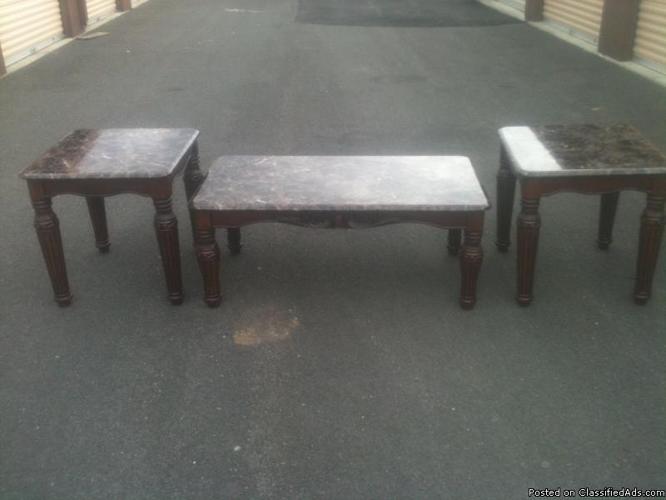 3 piece coffee table set - Price: 225$