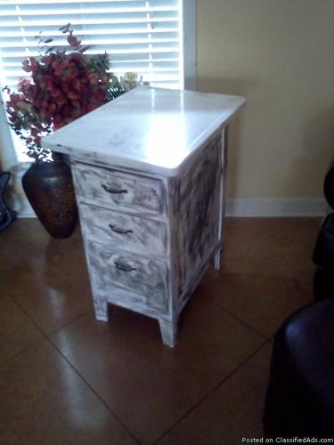 antique 3 drawer end table - Price: $65
