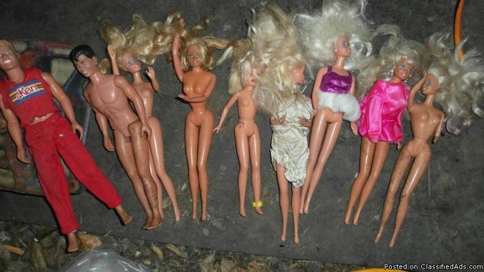 Barbies and Dolls - Price: 100.00