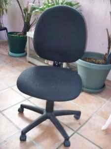 COMPUTER CHAIR - Price: 25.00