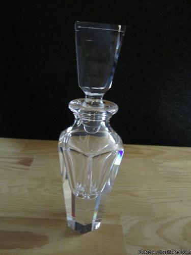 Crystal perfume bottle with mirrored top - Price: 20