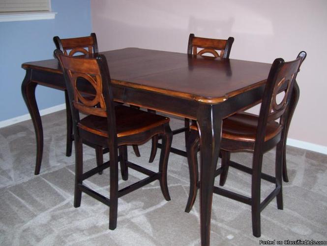 Dining room table w/4 chairs - Price: $300 OBO