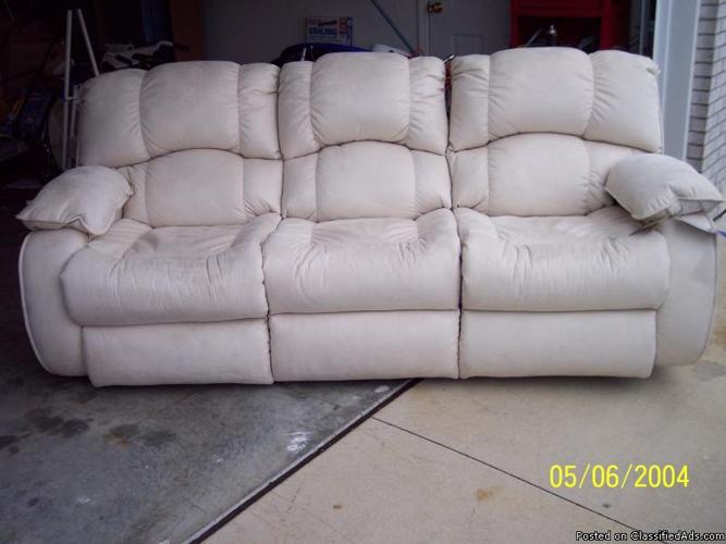 Dual reclining sofa and dual reclining loveseat with center console - Price: 995