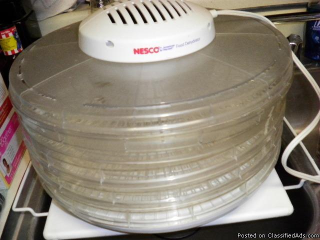 IN NEED OF HELP:SELL ASAP! BRAND NEW NESCO AMERICAS HARVEST FOOD DEHYDRATOR - Price: 25.00