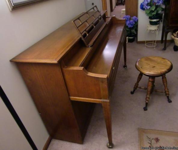 Kimball Spinet Piano - Price: $250.00