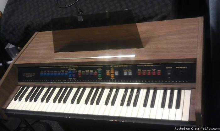 Lowery Organ for sale - Price: $150 obo