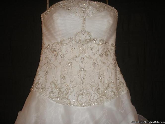 Never Worn Ivory Wedding Dress & 4 Bridesmaids Dresses - Price: $600.00