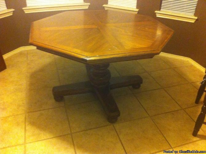 VINTAGE 1950's OCTAGON ETHAN ALLEN DINING TABLE - Price: $700 or best offer