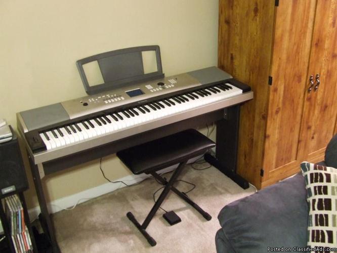 Yamaha Keyboard w/stand - Price: $550.00