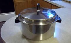 10 Qt Stainless Steel Pot
Sale is final
Cash and you pick up