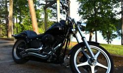 This is a 2007 Harley Davidson Night Train.&nbsp; The bike has 17XXX miles on it and is in EXELLENT condition.&nbsp; I bought the bike from a harley dealer in April of this year.&nbsp; I put roughly 1000 miles on the bike.&nbsp; It runs and rides great!!