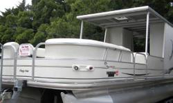 2007 Tracker Party Hut 30 VERY NICE BOAT!! 2007 28 foot trailer with surge brakes included Boat is in Excellent condition. Hardly used found out 2 months after purchasing new, we were having twins. Just never was able to get out and enjoy it. Boat has