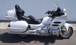 2008 HONDA GOLD WING 1800 GL1800 WITH PREMIUM AUDIO PACKAGE IN PEARL WHITE!!!!The bike is in Excellent condition !!!!!