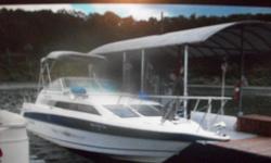 28ft has bath shower 2 beds stove icebox 260hp