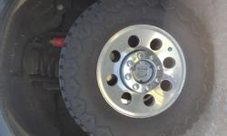 Factory 17" f250 rims along with 285-70-17 Hankook mud terrain tires with 75% tread left. Text for pics