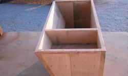 These are well built wooden hay and grain feeders used for horse stalls. These are heavy and made of 2 inch boards. Feed hay at one end and grain at the other. This manger fits well in the back of pickups.
4 Footers $135.00
5 Footers $165.00