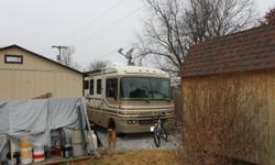 This is a 1996 fleetwood bounder. The chassy has 52000. The motor was rebuilt in 2011 by Ford in Springfield Missouri. It has about 900 miles on it. It has a new rubber roof in 11, New rear roof a/c, 75 hundred watt genterator , new rear end. Has new 4000