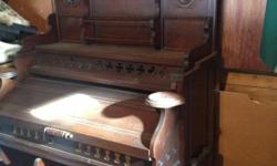 Antique pump organ.&nbsp; Beautiful piece of furniture.&nbsp; No deliveries.&nbsp; Cash Only.