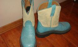 Like new, hardly worn womans size 10 turquoise Ariat boots