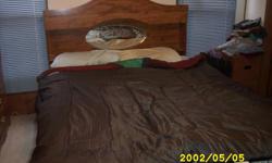 Like New Master Bedroom Set(Queen) CASH ONLY To See Call 859-259-1008 Call 8:00 am to 5:00 pm