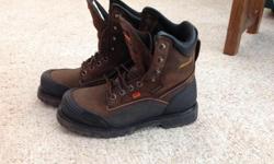 Thorogood men's size 9 boots. Water proof, leather upper, thinsulate.