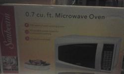 This was a gift to me but I don't need a microwave so I am selling it. It is unopened, and it is white, Sunbeam microwave, 0.7 cubic feet, 700 watts, 10 variable cooking levels. Please email me if you are interested. You will have to pick it up, cash only