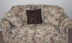 Love seat and Sofa for sale!!
These were rarely sat on, they were used in the formal living room.