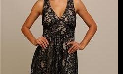 http://lamodema.com
Clothing Online & Women's Fashion Shops at lamodema.com
&nbsp;
Fushia Lace V-Neck Dress
Size S,M,L