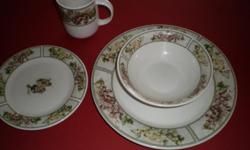 I have red and white snowflake, snowmen dishes 4pc place setting for 4 plus gravy boat and vege dish. Nothing chipped. $20. Christmas is getting close. Great for luncheon or dinners. Used two times.
Also a 4pc place setting for 8 everyday dishes,