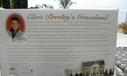 ELVIS PRESLEY
? GRACELAND ?
New In Box
!
Please see the pictures!
Elvis Presley's Graceland Gift Set Of 6. Includes: Graceland, 1955 Pink Cadillac Fleetwood, Scrolled Wrought Iron Gates, Original Lawn Decorations And 2 Sets Of Mylar Twinkling Trees.