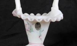 very nice Rose Design Fenton Basket 7"high X 4 1/2 inches wide
$30.00
If Interested call (614) 274-7786 ask for Regena