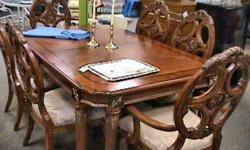 Large Oak Wood Dinning Table & 6 Chairs It measures 48 x 75" and is around 5 years old. Fantastic quality and condition. The table top finish is Not Perfect , But is Not bad. Not sure of the maker and Do believe its Oak
Get there 1st and check it out for