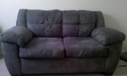 Microfiber loveseat for sale, in excellant condition. Barely used.
*Please email if interested.