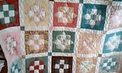 very great detailed hand sewn quilt
