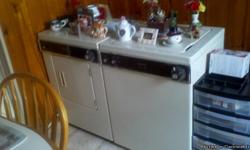 Portable Washer and Dryer, seperate units.&nbsp; 10 years old, in perfect working order.&nbsp;