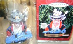 NASCAR RICHARD PETTY # 43 KEEPSAKE ORNAMENT COLLECTORS SERIES
EXCLUSIVE TRADING CARD INSIDE *MINT CONDITION*