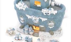 A storybook classic comes to life in this whimsical wintry light-up figurine! The famous ark is shown here in a snugly knitted stocking texture, while ?Snow-ah? and his animal pals prepare to board. Specification Includes 8 animal pair figurines: Turtles,