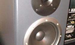 Roland ds-90a studio monitors 90 watts each. true digital and analog monitors. great condition works perfectly.
