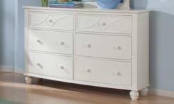 White Sanibel Dresser with 6 Drawers Homelegance 2119W-5
SKU: BL-2119W-5
As breezy as a day at the beach, the modern cottage styling of the Collection will meld effortlessly with your casual personal style.
Diamond overlay curves throughout the entire