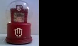 Wisconsin Badgers Musical Photo Globe, plays school fight song, this is a great gift idea!!
