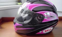 Bell Mako Adult Sprint premium full-face street helmet, size M in a very sharp pink and black design. Retails new for $150+; asking $50 obo....Worn once, in EXCELLENT condition. Includes a black Bell drawstring helmet bag.
Features include:
- Lightweight,